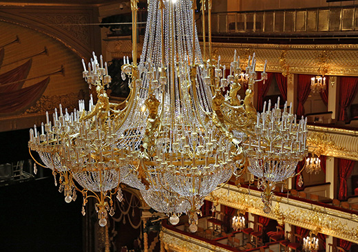 Crystal chandelier in the main hall Crystal chandelier in the main hall