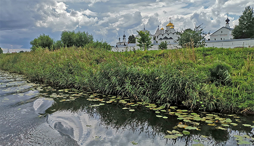 The Kamenka Riverboat tour